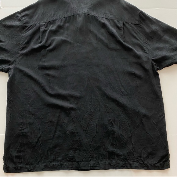 SOLD Tommy Bahama Silk Button Front - Picture 6 of 9